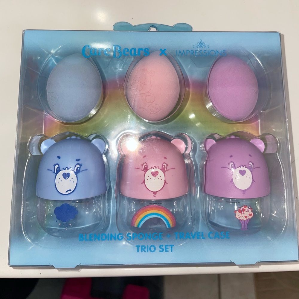 IMPRESSIONS VANITY- CARE BEARS- BEAUTY BLENDERS + TRAVEL CASE TRIO SET- 1PC